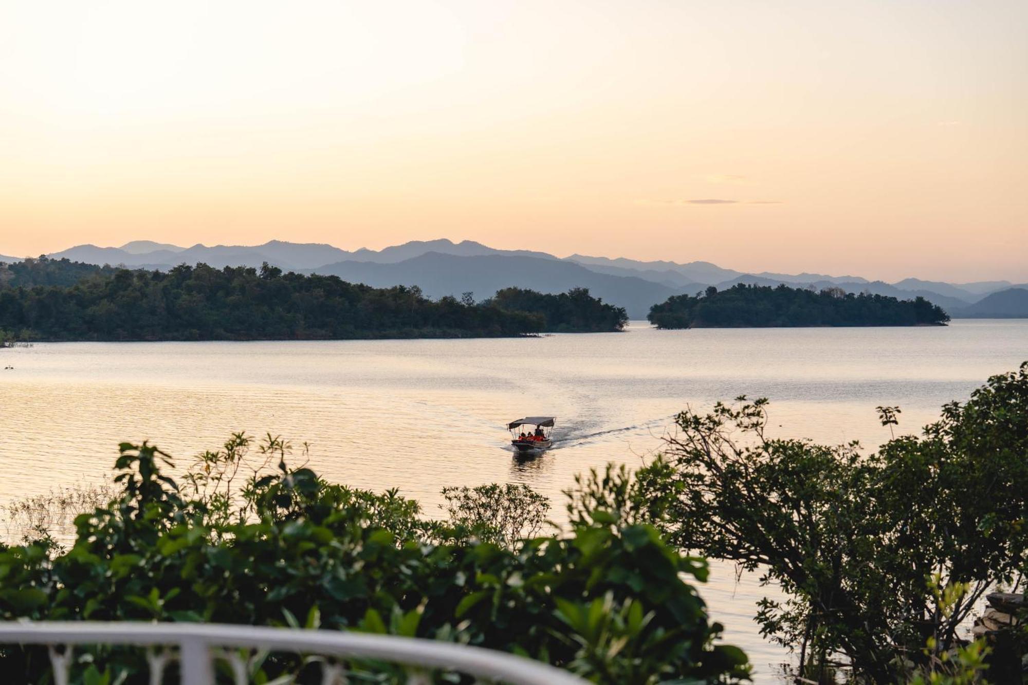 Le La Lake Resort And Spa Kaeng Krachan Exteriér fotografie